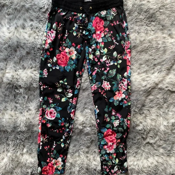 EXPRESS Floral Jogger, Small - Picture 2 of 6
